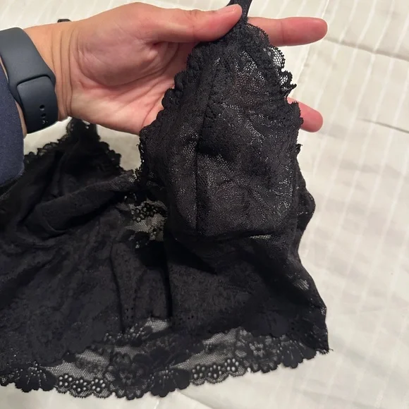 PINK Victoria's Secret Black Floral Lace Bralette - Picture 2 of 9